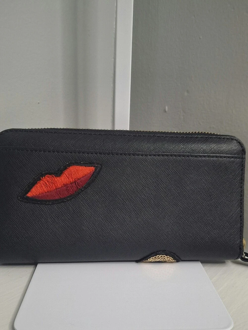 Kate Spade Novelty Run Wild Leopard Neda Meow Sequin Zip Wallet EUC